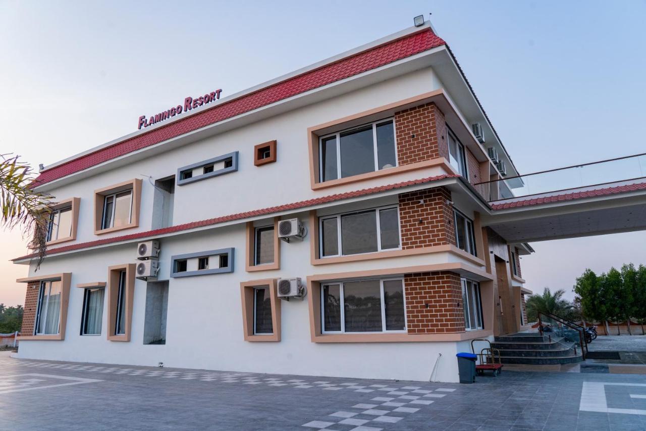 Flamingo Club And Resort Una 3 Km Away From Diu Check Post Dış mekan fotoğraf