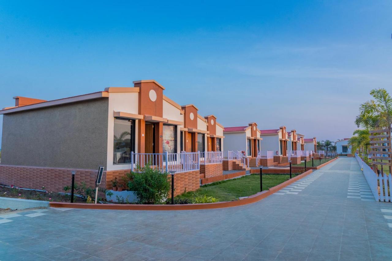 Flamingo Club And Resort Una 3 Km Away From Diu Check Post Dış mekan fotoğraf