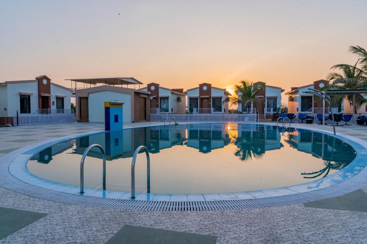 Flamingo Club And Resort Una 3 Km Away From Diu Check Post Dış mekan fotoğraf